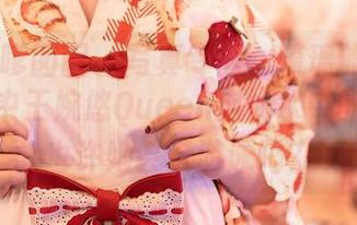 Feilin嗲囡囡 – 写真专区：琉璃般的泳池，美图中王婉悠Queen宛如水中的仙子，也许她会玩游泳吗？