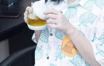观看原图，Hana Bunny的身影和迪希雅的礼服交织，这搭配让我有了些不太好说的想法！