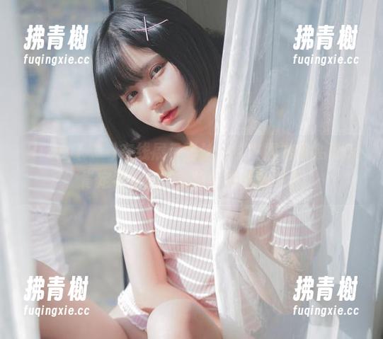 Hizzy(히지)在线展示蕾丝，这衣服如果会说话，肯定不会忘了我这个粉丝的哭诉。