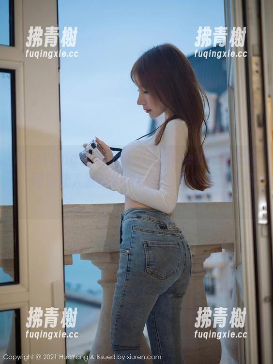 HuaYang花漾 - 张思允Nice的吊带穿搭，图包让人默默吞咽口水，真心佩服这风格。