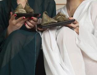Ligui丽柜 – 甜甜的定制写真：红莲开得如此妖艳，难道是树妖投稿？