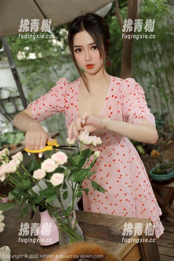 MFStar模范学院-文静儿 MFStar模范学院 - 想要的新鲜感?在线文静儿的美图套装来了!