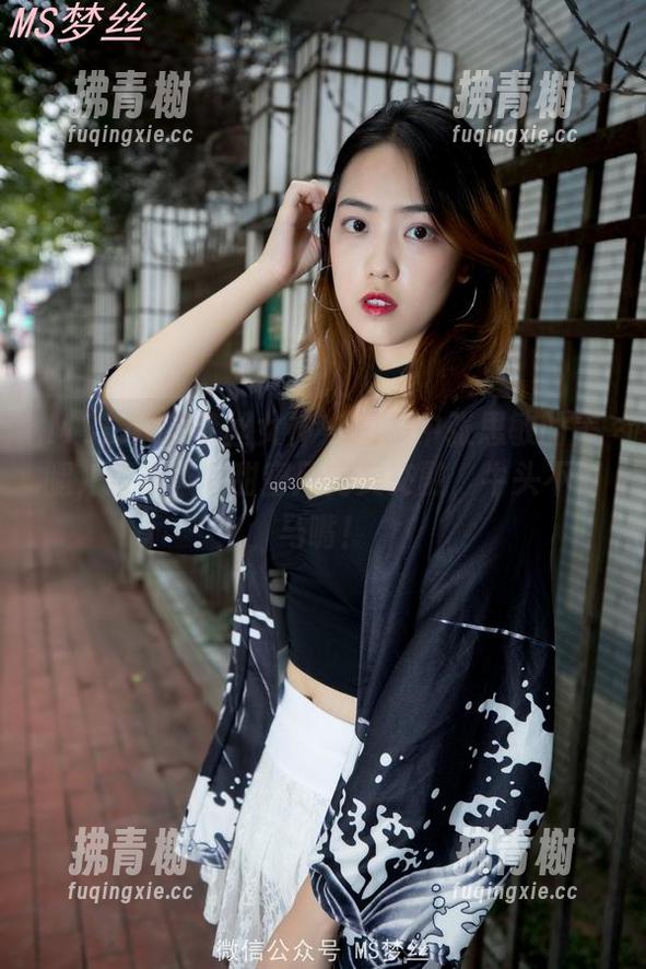 MSLASS梦丝女神 - 图集中张思敏的美腿，禁欲风和甜蜜风完美交融，牛头不对马嘴！