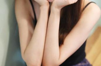 MyGirl美媛馆 – 绮里嘉ula的牛仔裤：不洗的“传说”，原图在这里，照片却像适合小雨天的心情。