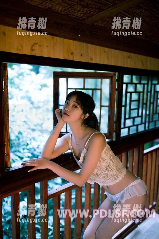 PDL潘多拉-陈雅漫 PDL潘多拉 - 无圣光加持,陈雅漫的校服作品如同青涩日记