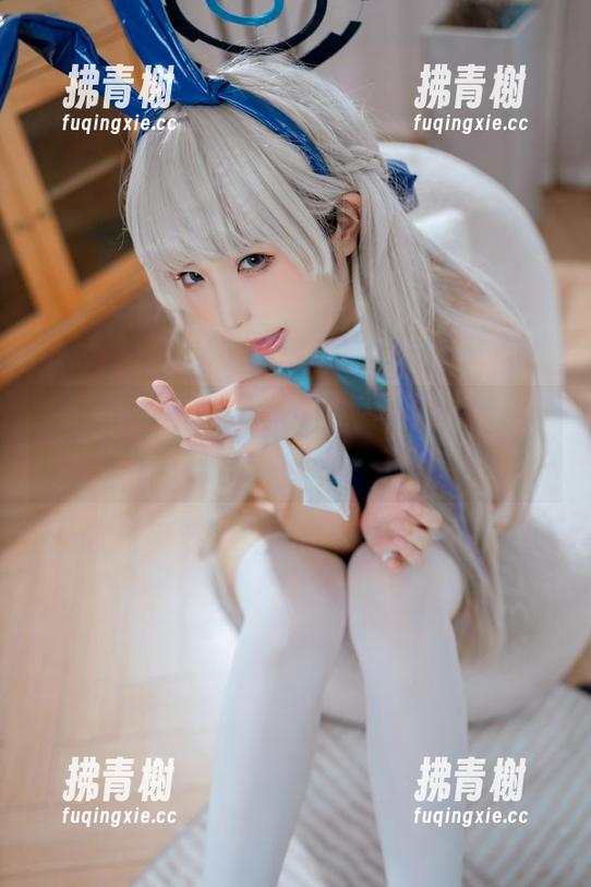 Quan冉有点饿穿那件毛衣，究竟为了哪般？来吧，请看原图，求点赞！