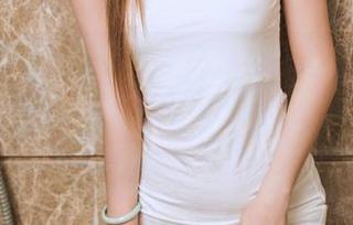 TouTiao头条女神 – 一件毛衣就能让杨曼妮成为派对靓女，随便一拍都是图包里的高光时刻！