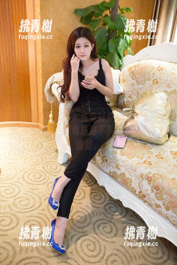 TuiGirl推女郎 - 先见到赵惟依的旅拍图片再做决定，下载还是不下载？这可是个诱惑。