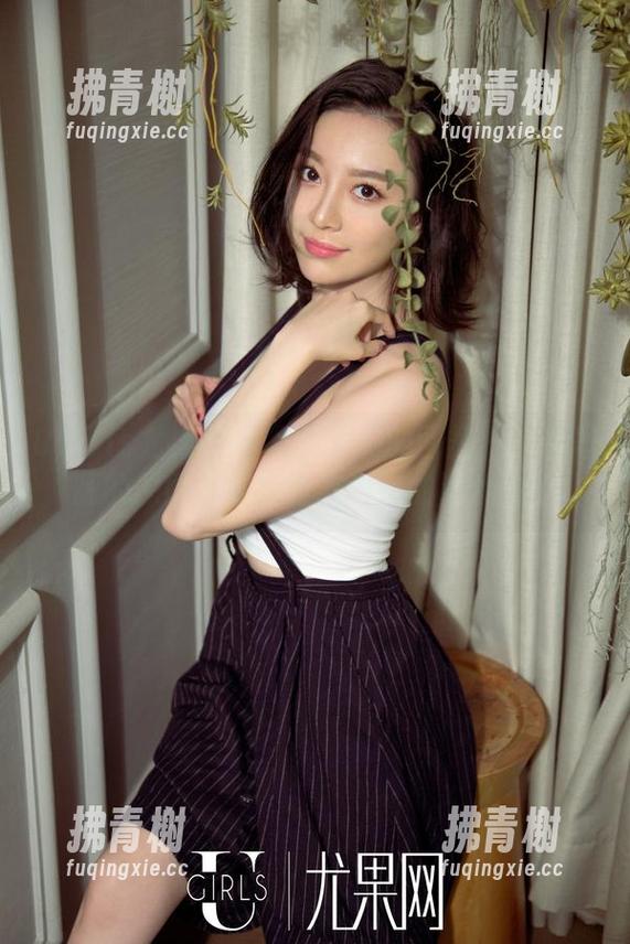 UGirls尤果网-景思晴 UGirls尤果网 - 夏天私房的回忆——景思晴的原图,是否是光与影的游戏呢?