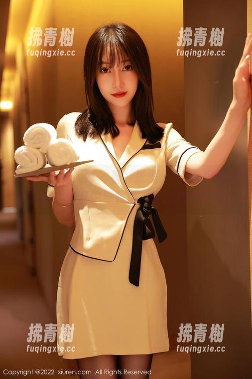 Xiuren秀人网 - 看，张思允Nice与她的连衣裙，作品中流露出一种别样的妩媚。