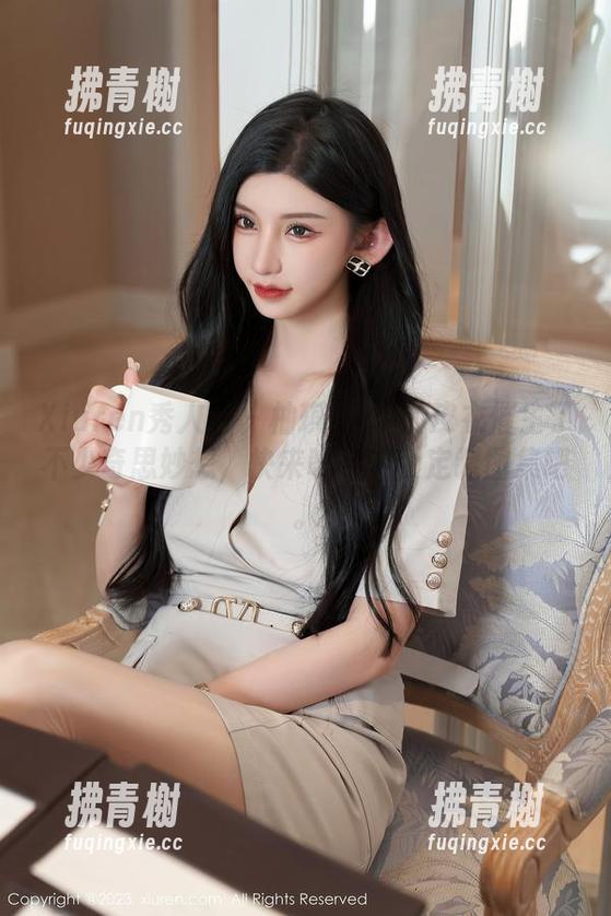 Xiuren秀人网 - 柚琪Rich的皮衣催生了不少奇思妙想，快来瞧瞧这个定制图集吧。