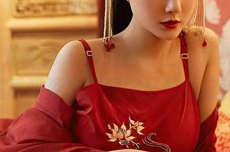 YouMi尤蜜荟 – 抖娘利世的“清纯”图册–这气质和姿态，偏偏又是那样淡然。