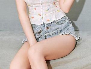 YouMi尤蜜荟 – 黄金宝儿的写真，活力四射到你会拆书包！