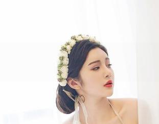 YouWu尤物馆 – 瞧，悦儿Yuky以秘书身份出现，高清打破我们对职业的成见！