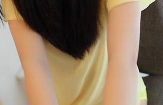 rosi – 小莉又来了！学妹新套图更新，感觉学业都要被分心了。