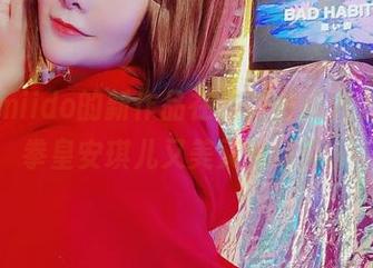 三刀刀miido的新作品在最新图库火力全开，拳皇安琪儿又美又气场强。