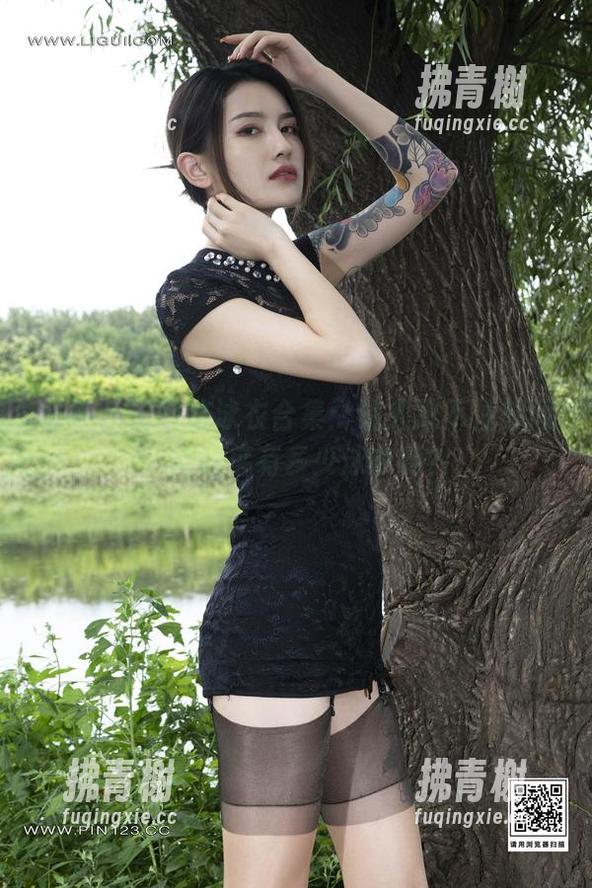 丽柜 - 王欣竹泳衣合集：让人忍不住想问，她到底有多少泳衣啊？