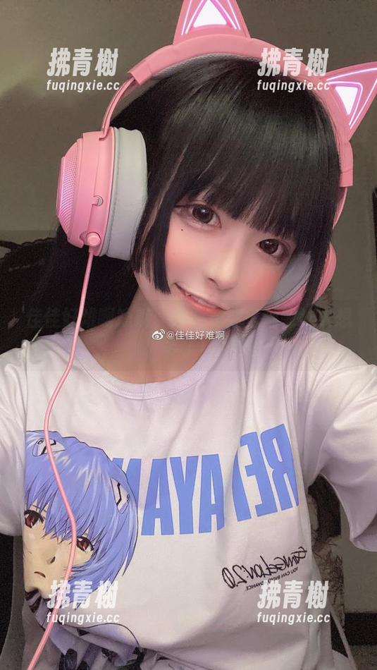 佳佳好难啊短裤，原图和穿搭都能让人想多了！