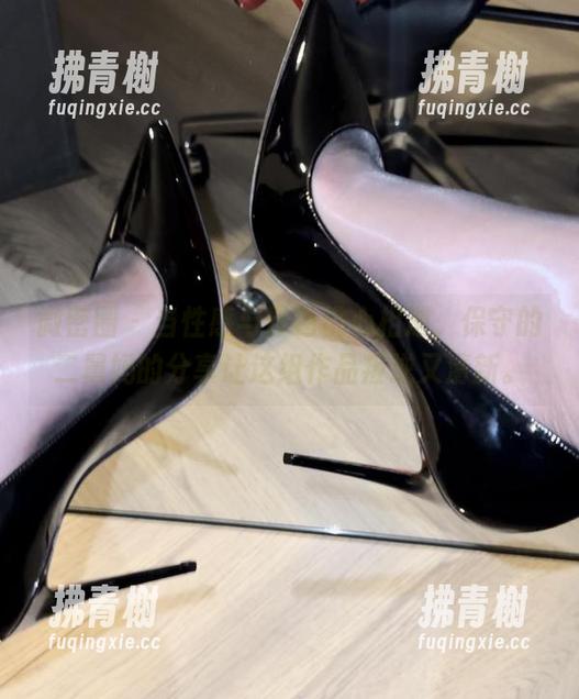 保守的二舅妈 微密圈 - 当性感与粉色桃心相遇,保守的二舅妈的分享让这组作品叛逆又清新。
