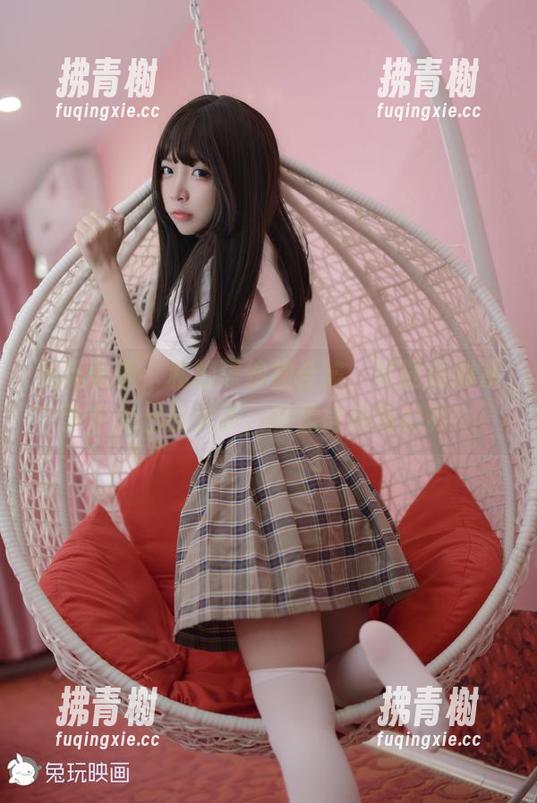 兔玩映画，私拍黑纱裙合集，可能是刚从梦中走出的女子，轻盈得宛如幻影？