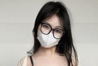 微密圈 – 可爱的肉巴的海边高清图包，毫不犹豫就下了，闷头看就对了，谁在轻声呢？
