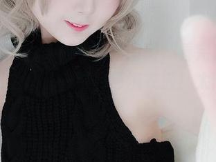 名赖弥七白色内衣写真图册，看完后我立马在网上买了一堆白色洗衣液！太需要了！