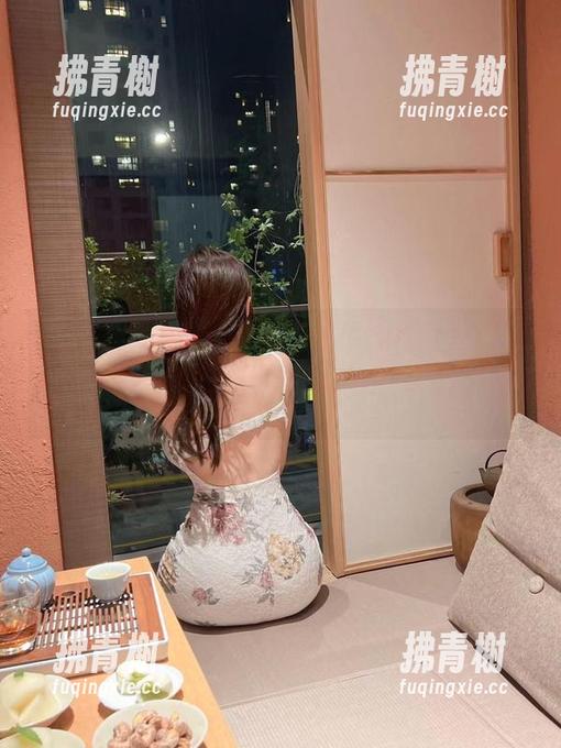 微密圈 - 周妍希的私房美图，抽离掉滤镜依然惊艳的身材，这种存在感，让人咋舌。