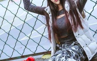 头条女神 – 如果李丽莎的女孩写真能投票，估计会选我当她的粉丝增值卡！