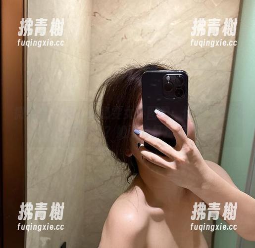 奶雯 微密圈 - 很忙的奶雯女仆图册:你以为她只会擦桌子?她可会打扮哦!