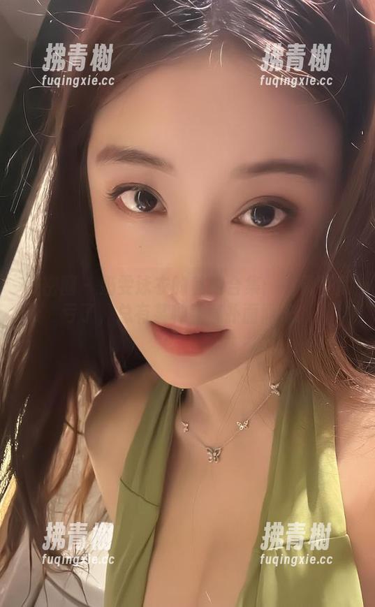 微密圈 - 奶雯泳衣的私拍合集：不看可就亏了，总有某种香气扑面而来。