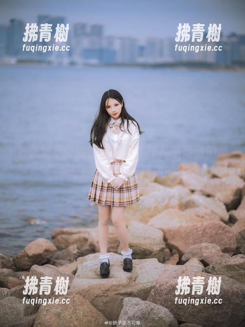 妍子坚不可摧翻转夏日，作品中高清的每一笔都带着不言而喻的甜