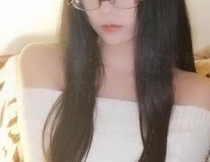 嫣嫣子无圣光竞泳：看她在水里游的像鱼一样，却不需借助潜水装备