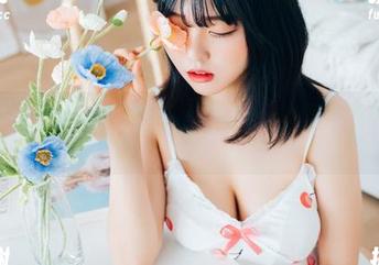 这是校服？宋哈娜(송하나)的作品免费下载，难道我的审美出现问题？