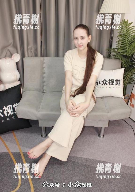 小众视觉 - 作品时间：在小薯条的裤里丝中发现奇怪的柔软。