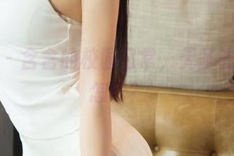 尤果网 – 含含的校园日常，无圣光套图又怎样？