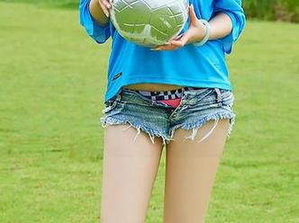 尤蜜荟 – 图包中的厨娘：合法萝莉的美食间奏，高清也太诱惑了吧！