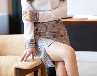 尤蜜荟 – 在娜露Selena的瑜伽时空里：分享的图片里都藏着小秘密！