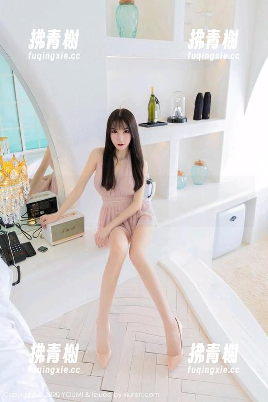 尤蜜荟 - 黄歆苑的灰丝图包，竟然让我想到了端午的粽子……