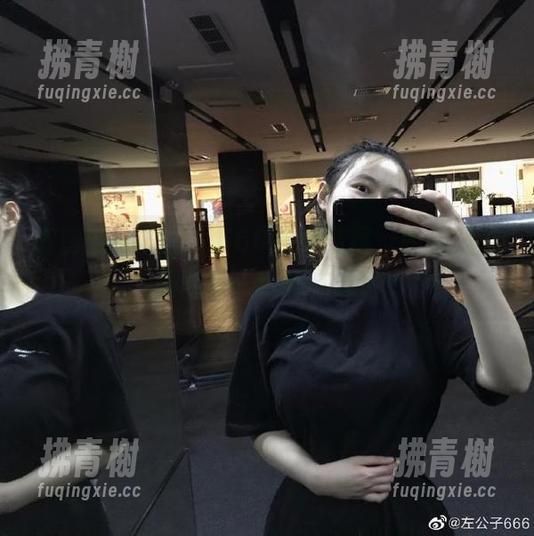左公子666 微密圈 - 左公子666的双马尾,图集精选,感觉每一缕都在说话…