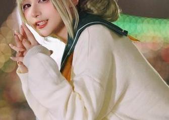 超神奇的“幼爱youmeko”全集：樋口円香-灰丝，这裙摆没事就晃一下…