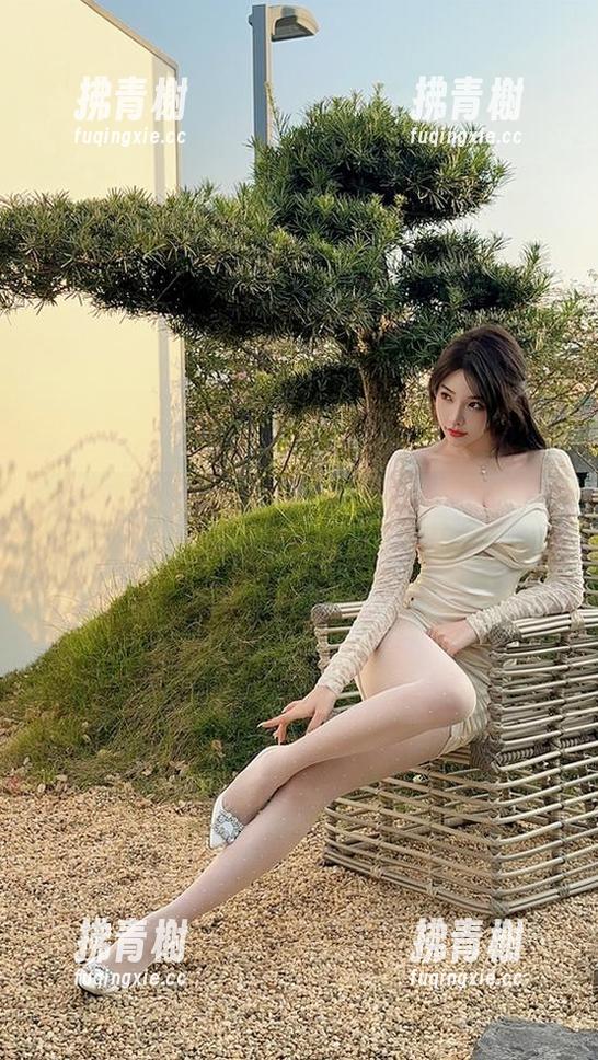 徐莉芝 微密圈 - 听姐姐拉琴,徐莉芝的定制写真宛如梦中情景。