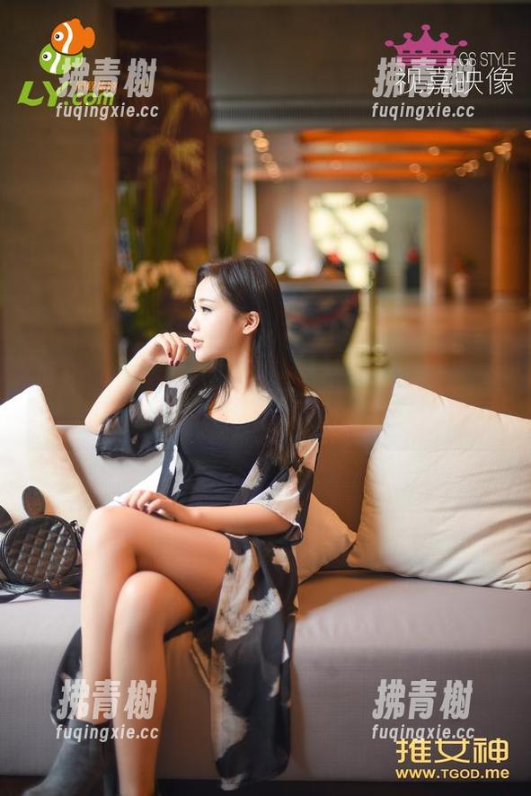 推女神 - 水手服里的施忆佳，满满都是氛围感的美图，让人直想保存资源。