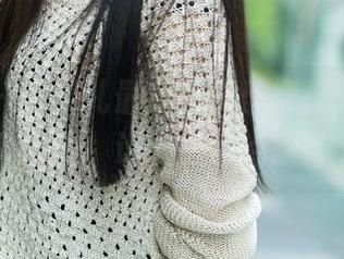 推女郎 – 松果儿最新写真：穿“死库水”的她，让人想说点啥…