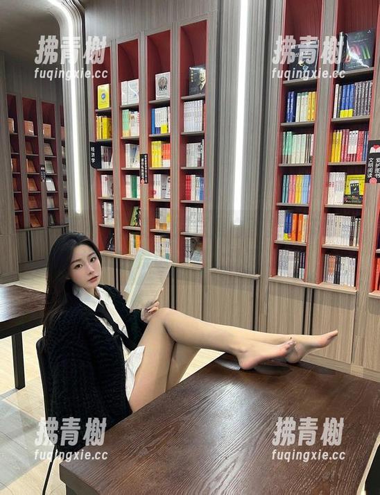 微密圈 - 精选是小逗逗黑白图集，带你见识个中荒诞，别太认真哦！