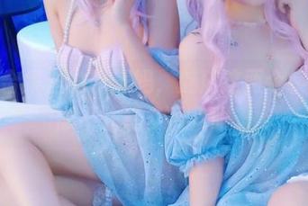 图片合集里的晓美妈，魅魔这两个字让我忍不住想多看几眼。