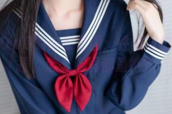 木棉棉OwO的内衣套图：性感与优雅的碰撞，怎么满屏都是她？