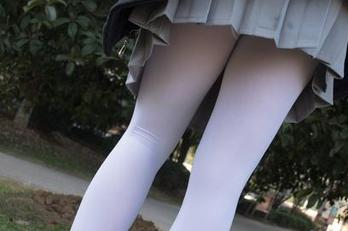 森萝财团 – 更新来了，小满的少女写真让我想捏一捏