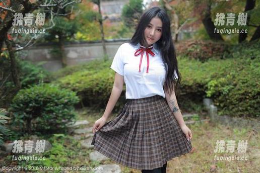 模范学院 - 在蒋小静Jessica的牛仔裤下，迷人的身姿可真让人分心。