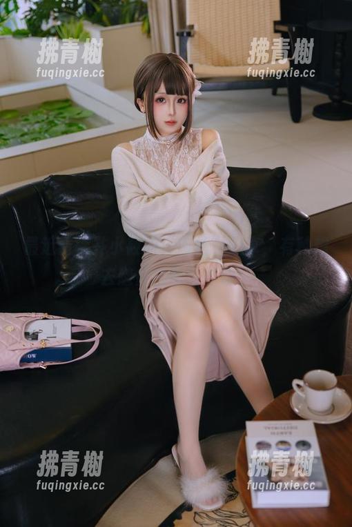 最近看樱井小莜的“肉丝”分享，有种想去随便搭配的冲动。