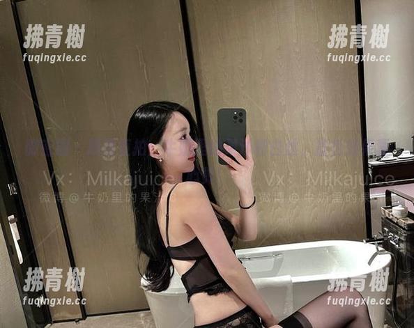 牛奶里的果汁 微密圈 - 原图直拍:牛奶里的果汁和白丝,撞色效果真心赞!